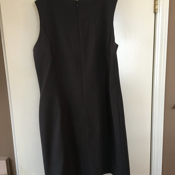 Gray sleeveless dress - Picture 2 of 2